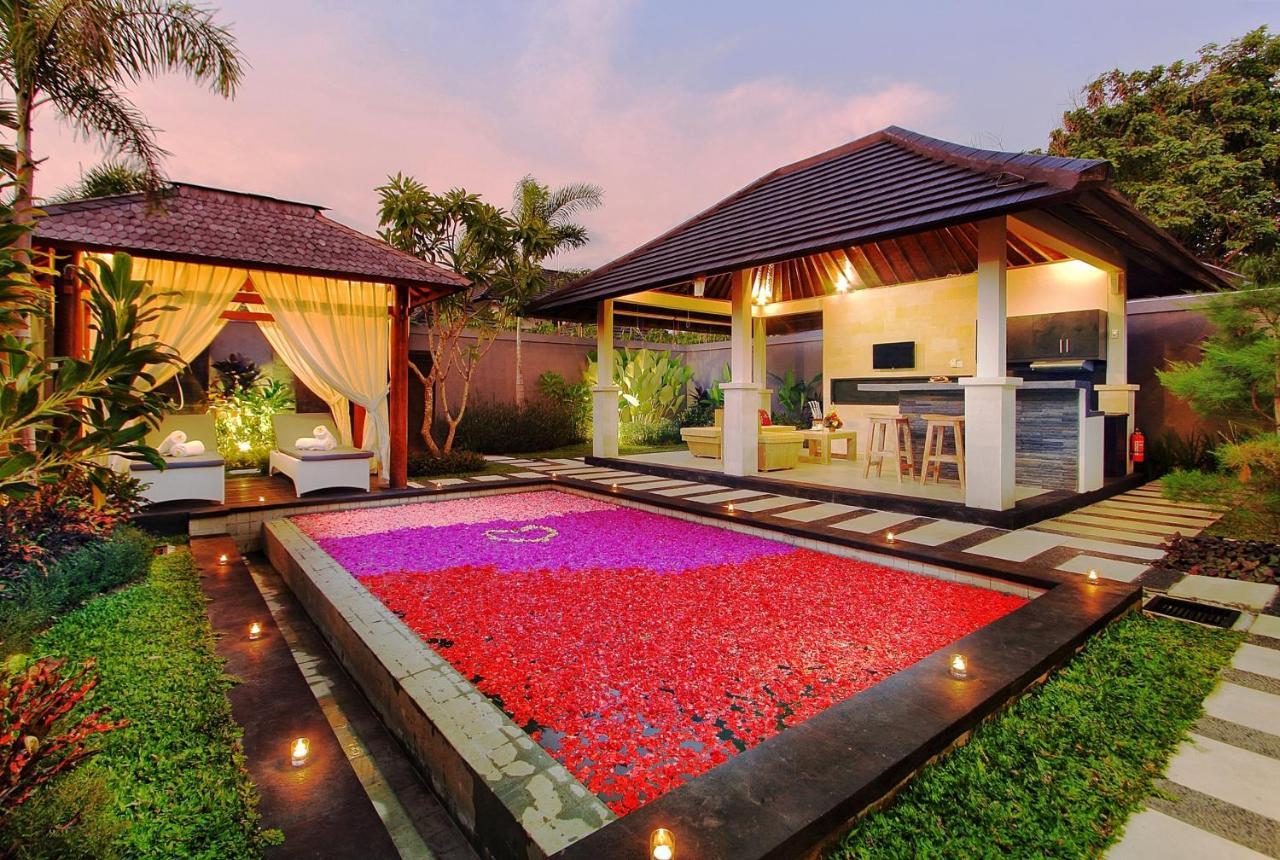 Agata Villas Seminyak Buitenkant foto