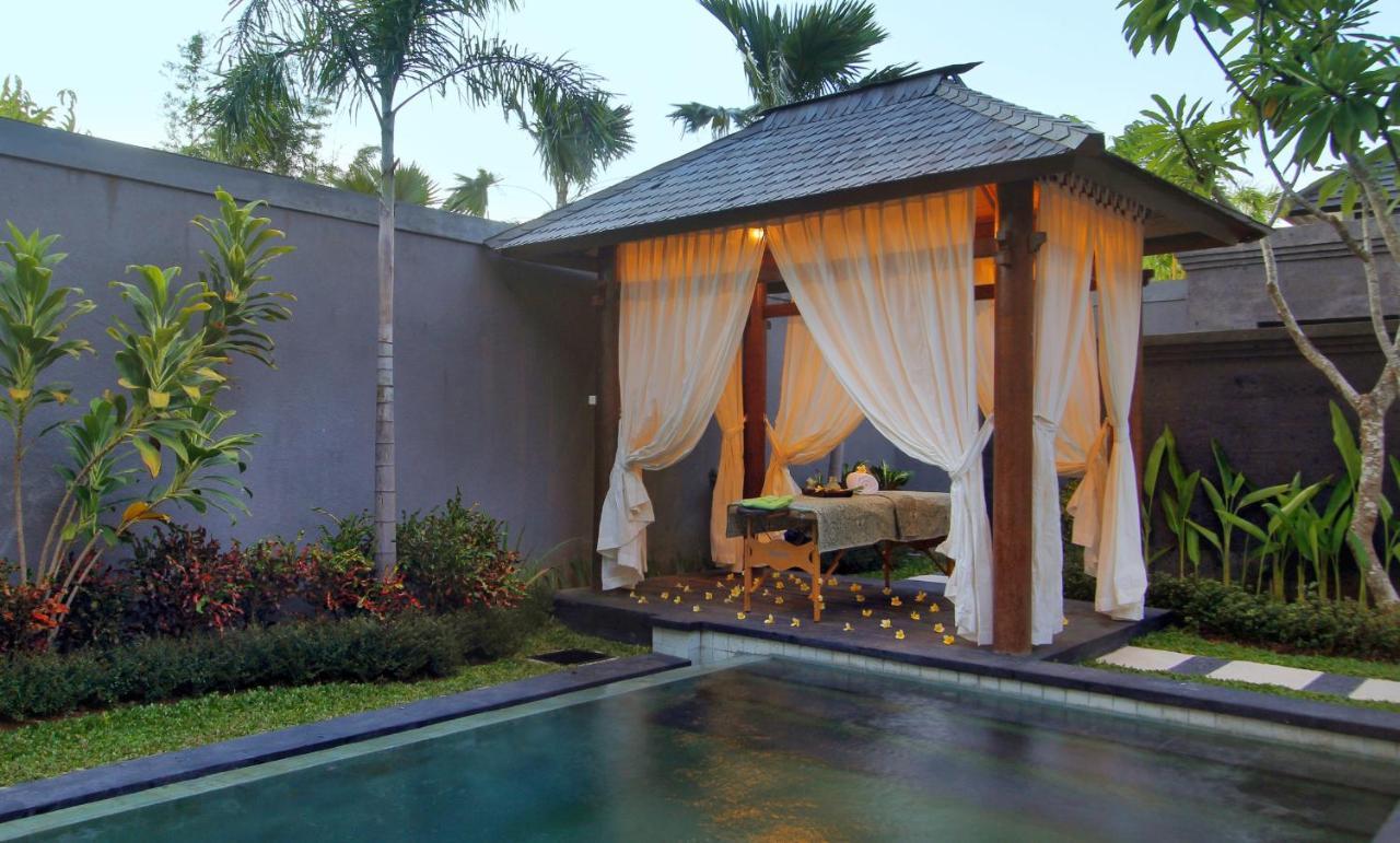 Agata Villas Seminyak Buitenkant foto