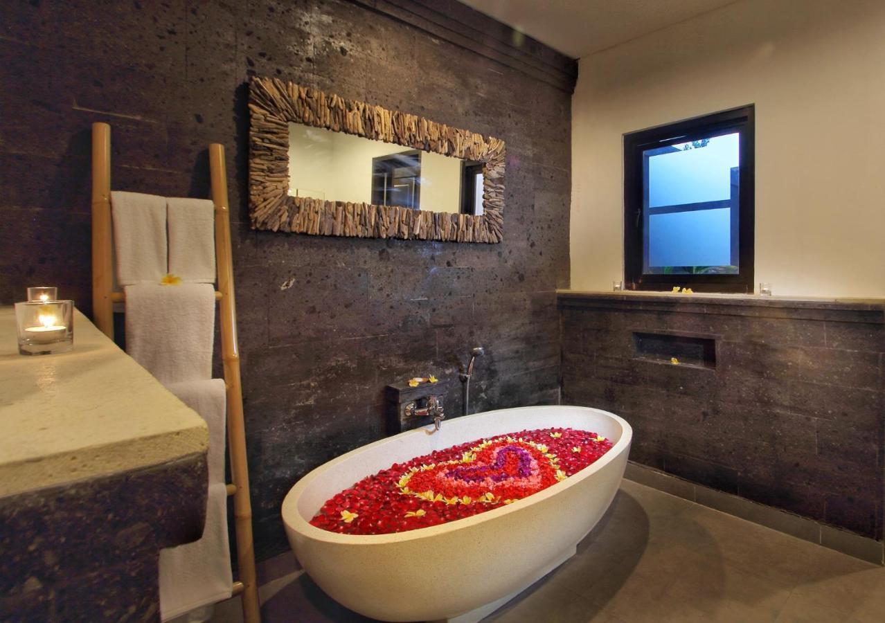 Agata Villas Seminyak Buitenkant foto