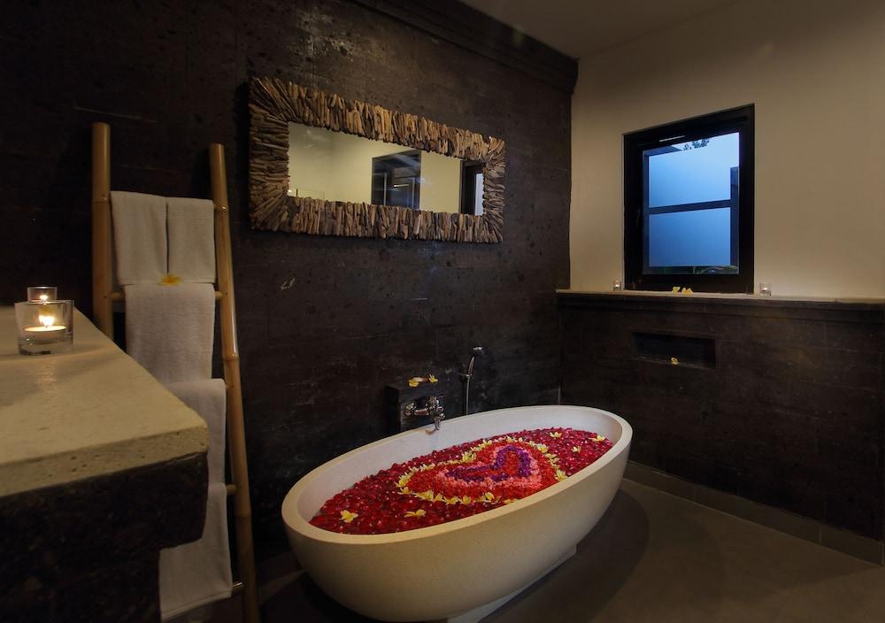 Agata Villas Seminyak Buitenkant foto