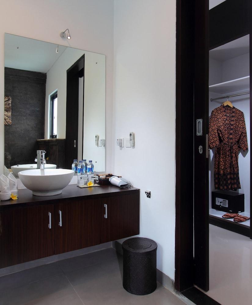 Agata Villas Seminyak Buitenkant foto