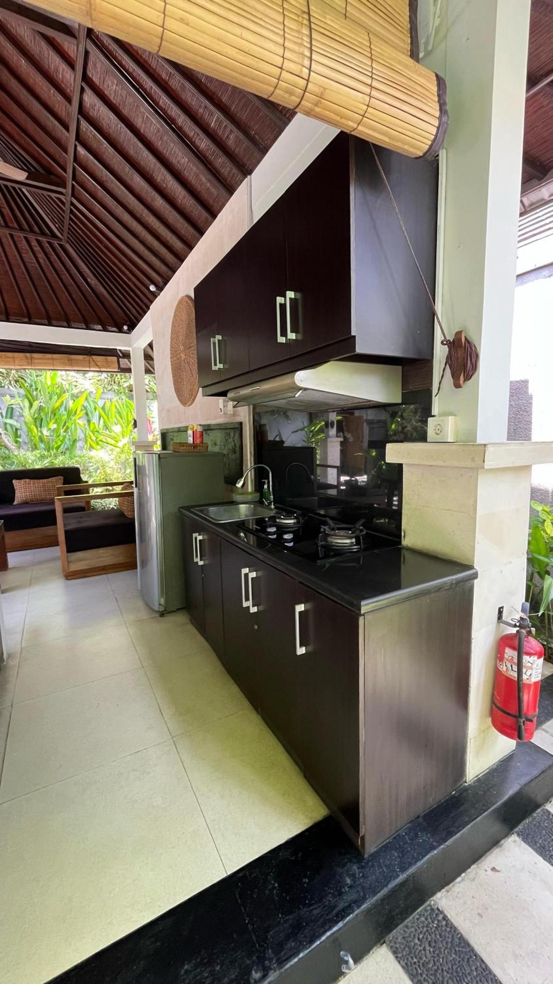 Agata Villas Seminyak Buitenkant foto