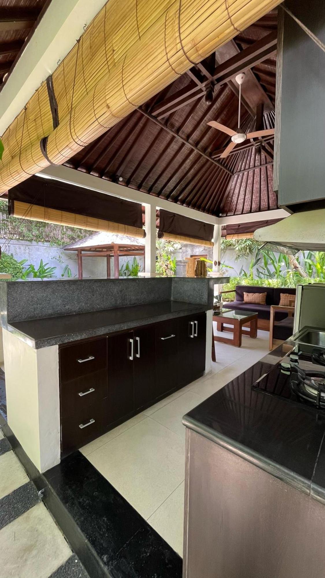 Agata Villas Seminyak Buitenkant foto