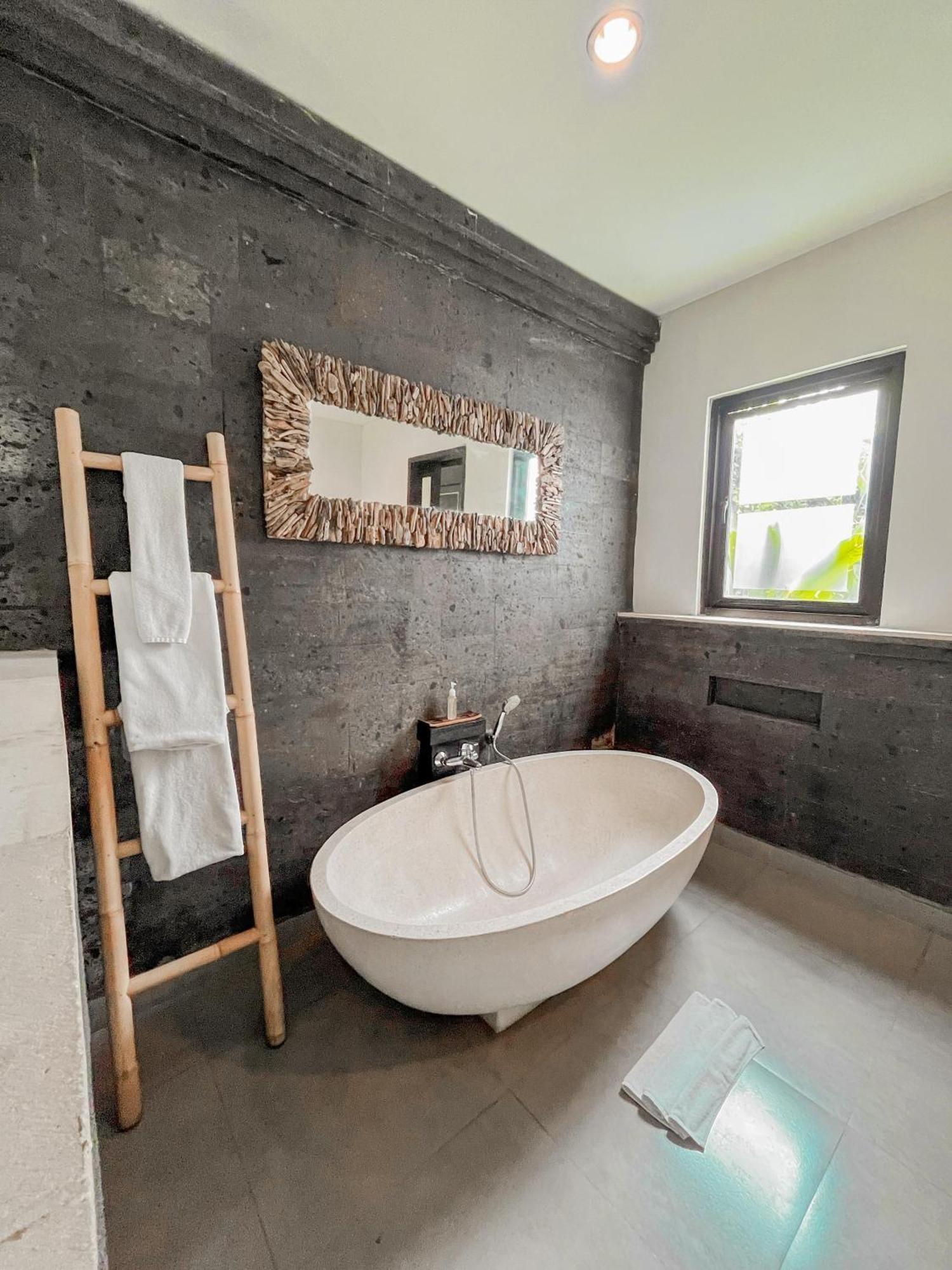 Agata Villas Seminyak Buitenkant foto